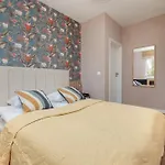Apartment Wieniawskiego With Balcony Stacja Estate By Renters