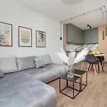 Apartment Wieniawskiego With Balcony Stacja Estate By Renters *