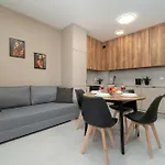 Apartment Wieniawskiego With Balcony Stacja Estate By Renters