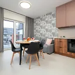 Wieniawskiego With Balcony Stacja Estate By Renters Appartamento *