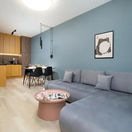 Wieniawskiego With Balcony Stacja Estate By Renters *