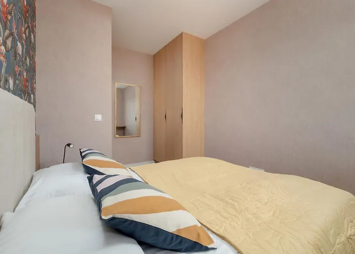 Wieniawskiego With Balcony Stacja Estate By Renters *