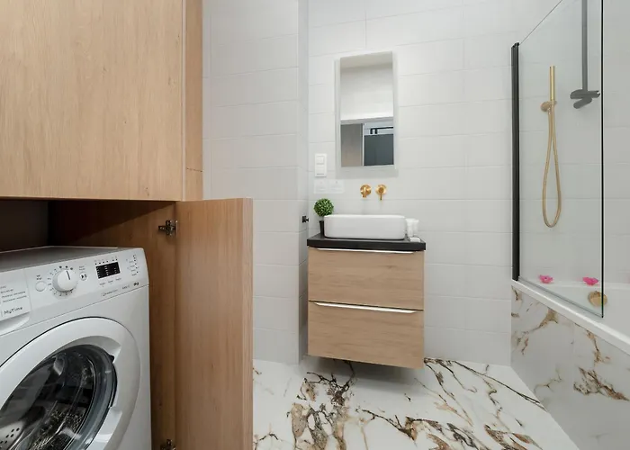 Wieniawskiego With Balcony Stacja Estate By Renters Апартаменти