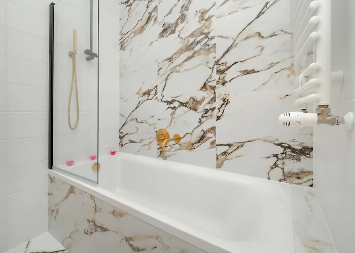 Wieniawskiego With Balcony Stacja Estate By Renters