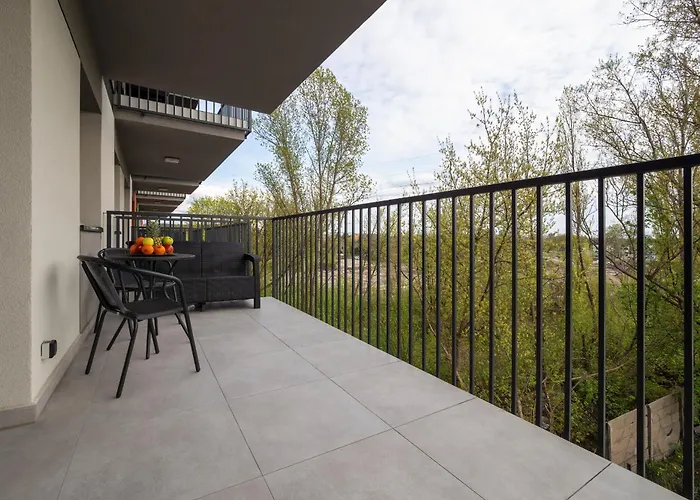 Апартаменти Wieniawskiego With Balcony Stacja Estate By Renters Лодзь