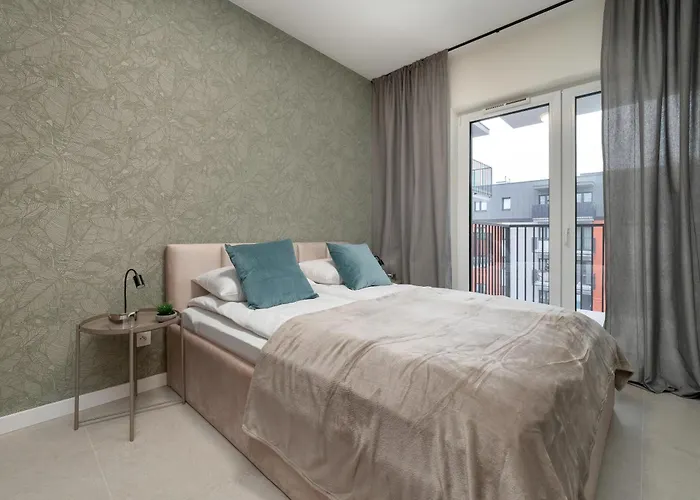 Апартаменти Wieniawskiego With Balcony Stacja Estate By Renters Лодзь