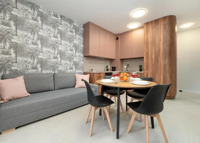 Wieniawskiego With Balcony Stacja Estate By Renters Апартаменти Лодзь