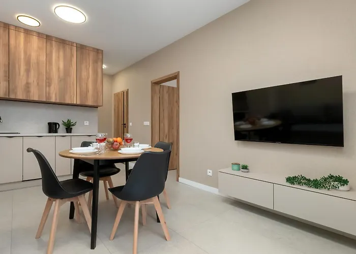 Апартаменти Wieniawskiego With Balcony Stacja Estate By Renters