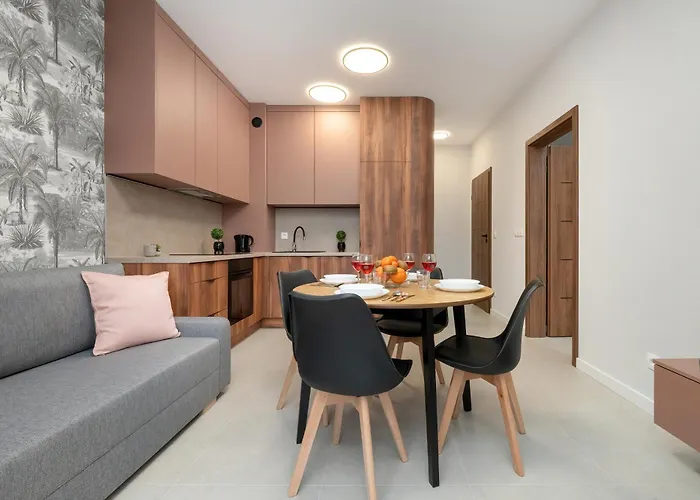 Wieniawskiego With Balcony Stacja Estate By Renters Апартаменти *