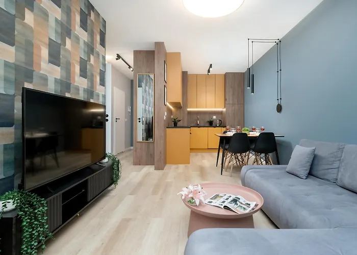 Wieniawskiego With Balcony Stacja Estate By Renters Апартаменти Лодзь