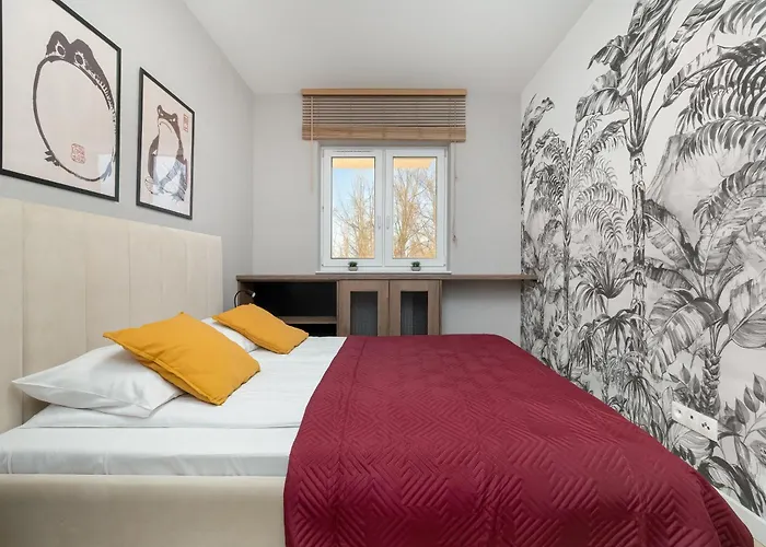 Wieniawskiego With Balcony Stacja Estate By Renters Лодзь